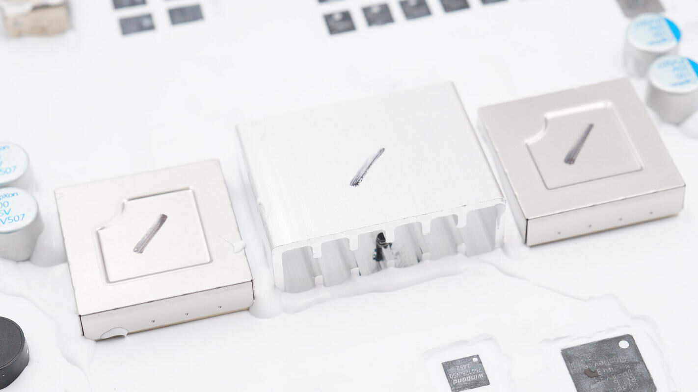 Teardown of DJI 2600W 1024Wh Power 1000 V2 Portable Power Station-Chargerlab