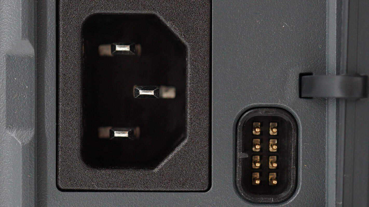 Teardown of DJI 2600W 1024Wh Power 1000 V2 Portable Power Station-Chargerlab