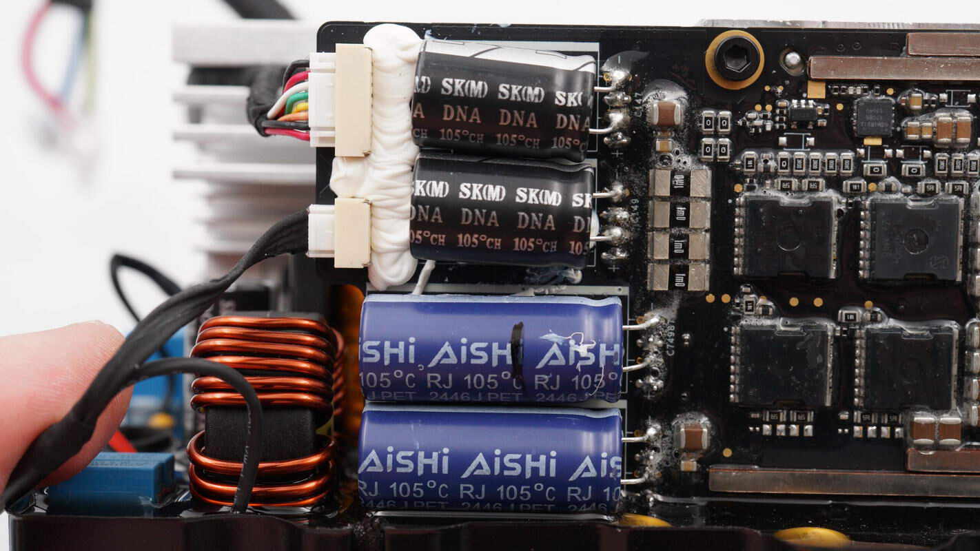 Teardown of DJI 2600W 1024Wh Power 1000 V2 Portable Power Station-Chargerlab