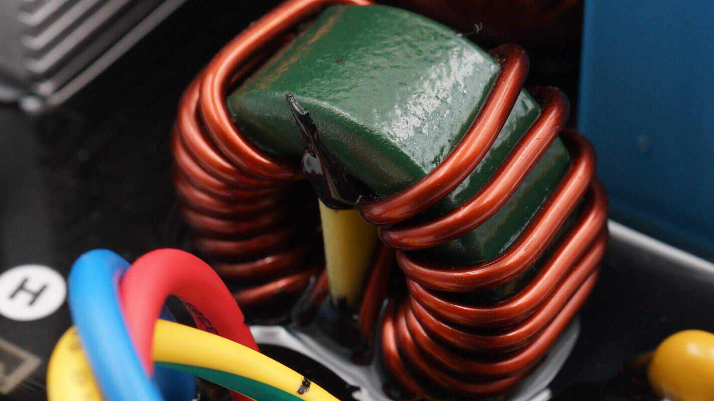 Teardown of DJI 2600W 1024Wh Power 1000 V2 Portable Power Station-Chargerlab