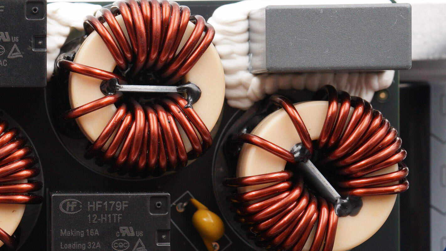 Teardown of DJI 2600W 1024Wh Power 1000 V2 Portable Power Station-Chargerlab