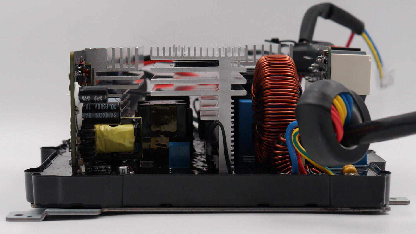Teardown of DJI 2600W 1024Wh Power 1000 V2 Portable Power Station-Chargerlab