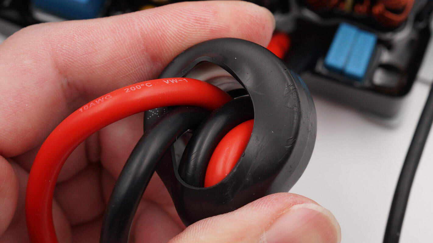 Teardown of DJI 2600W 1024Wh Power 1000 V2 Portable Power Station-Chargerlab