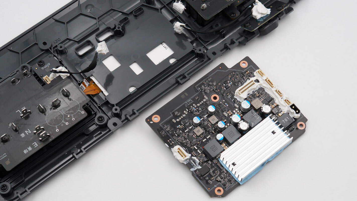 Teardown of DJI 2600W 1024Wh Power 1000 V2 Portable Power Station-Chargerlab