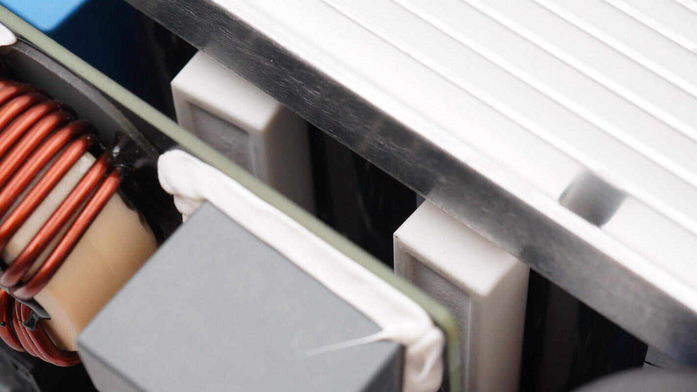 Teardown of DJI 2600W 1024Wh Power 1000 V2 Portable Power Station-Chargerlab