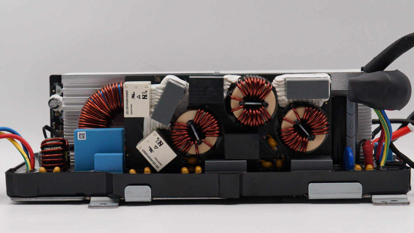 Teardown of DJI 2600W 1024Wh Power 1000 V2 Portable Power Station-Chargerlab