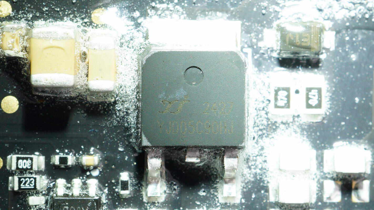 Teardown of DJI 2600W 1024Wh Power 1000 V2 Portable Power Station-Chargerlab