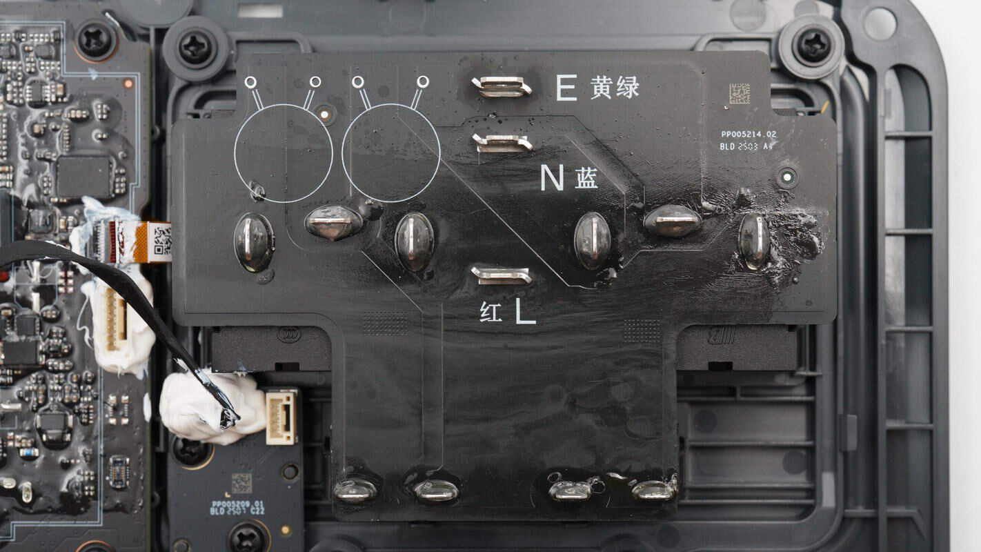 Teardown of DJI 2600W 1024Wh Power 1000 V2 Portable Power Station-Chargerlab