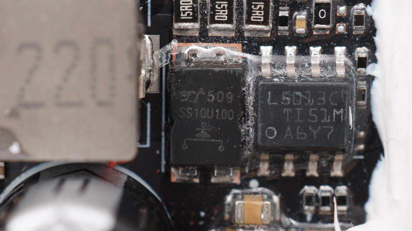 Teardown of DJI 2600W 1024Wh Power 1000 V2 Portable Power Station-Chargerlab