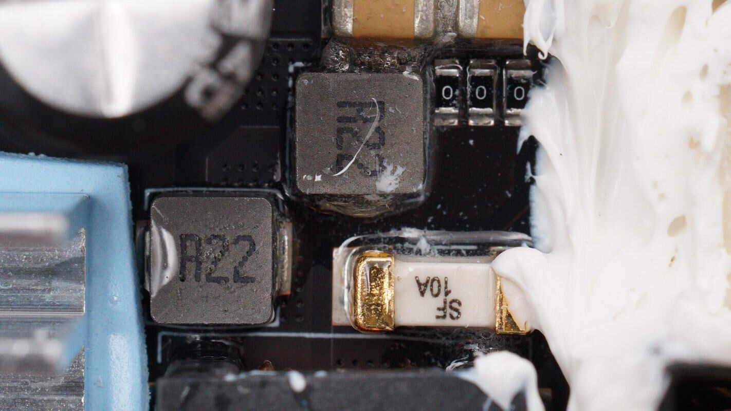 Teardown of DJI 2600W 1024Wh Power 1000 V2 Portable Power Station-Chargerlab