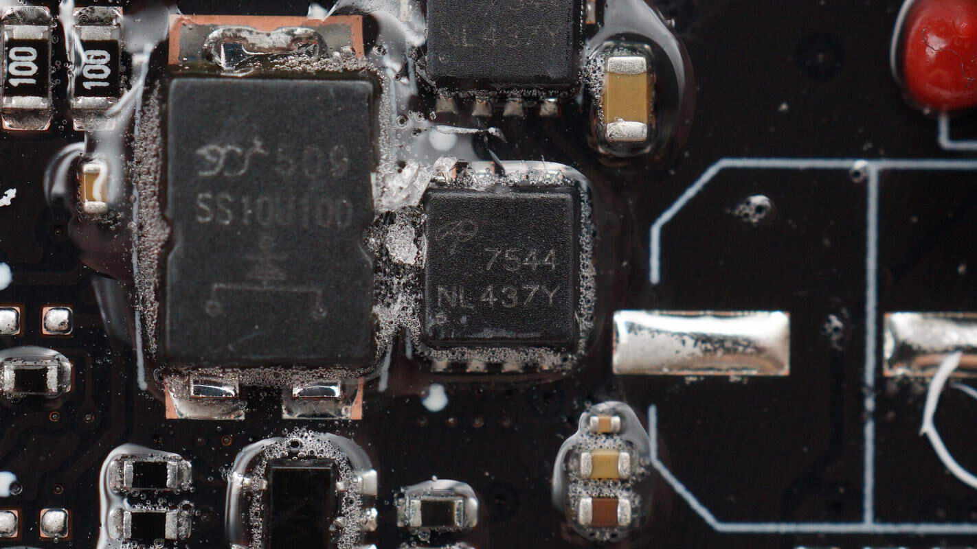 Teardown of DJI 2600W 1024Wh Power 1000 V2 Portable Power Station-Chargerlab
