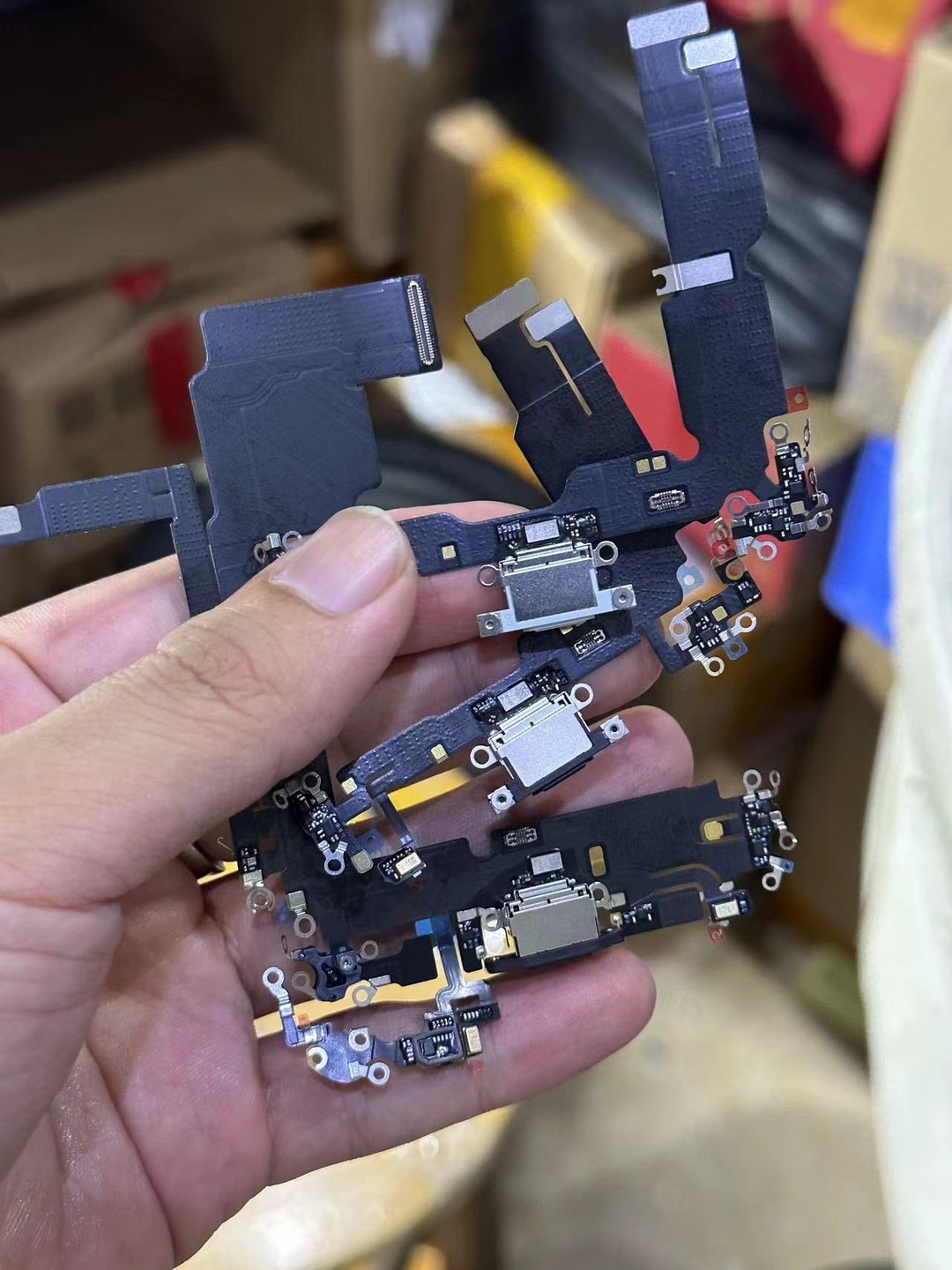 Breaking News: iPhone 15's USB-C Port and the Revelation of a Mystery Chip!-Chargerlab