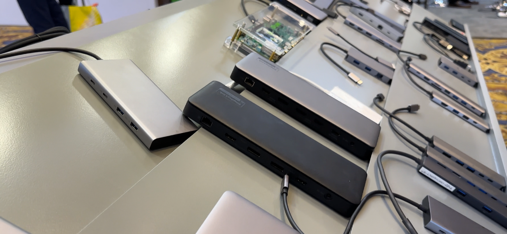 Exploring Cutting-Edge Thunderbolt Docking Stations at CES 2024-Chargerlab