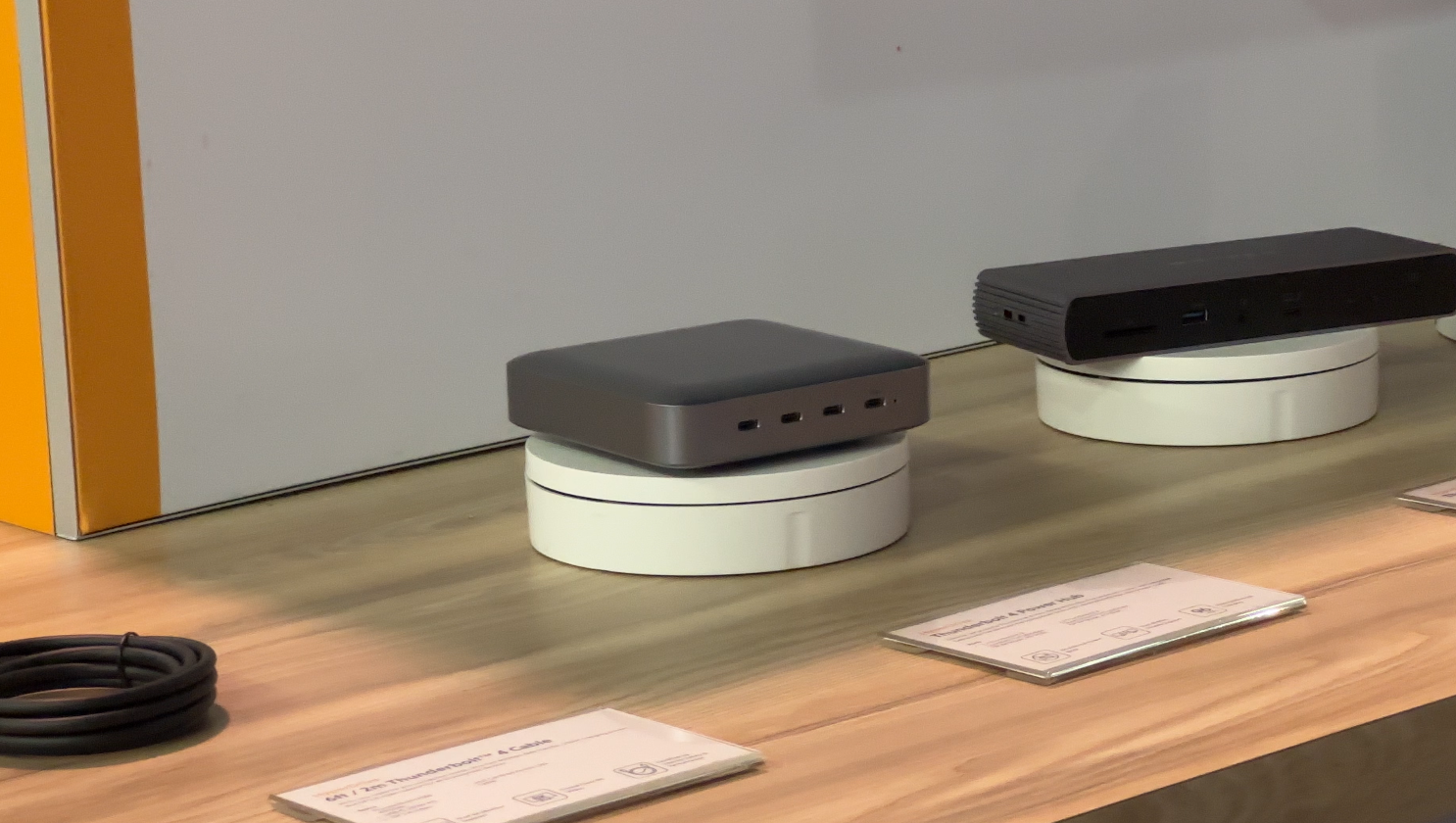 Exploring Cutting-Edge Thunderbolt Docking Stations at CES 2024-Chargerlab