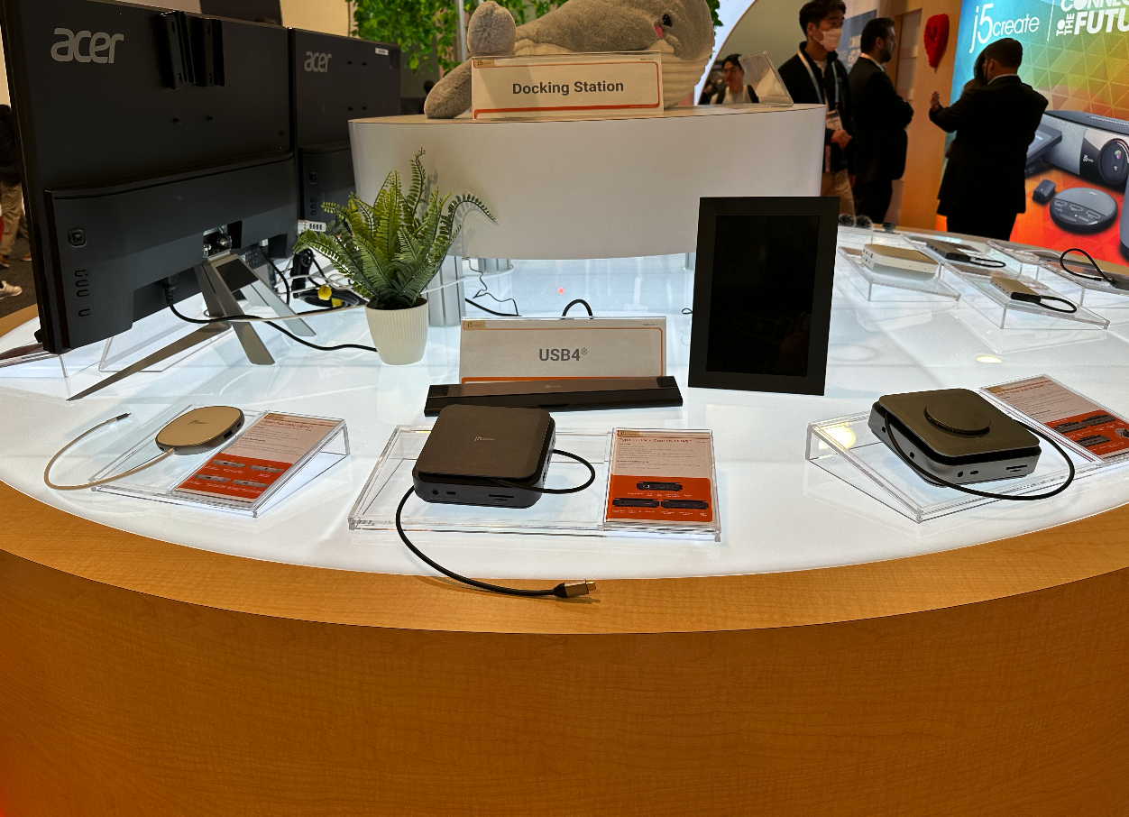 Exploring Cutting-Edge Thunderbolt Docking Stations at CES 2024-Chargerlab