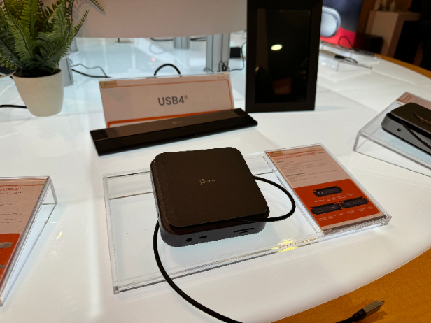 Exploring Cutting-Edge Thunderbolt Docking Stations at CES 2024-Chargerlab